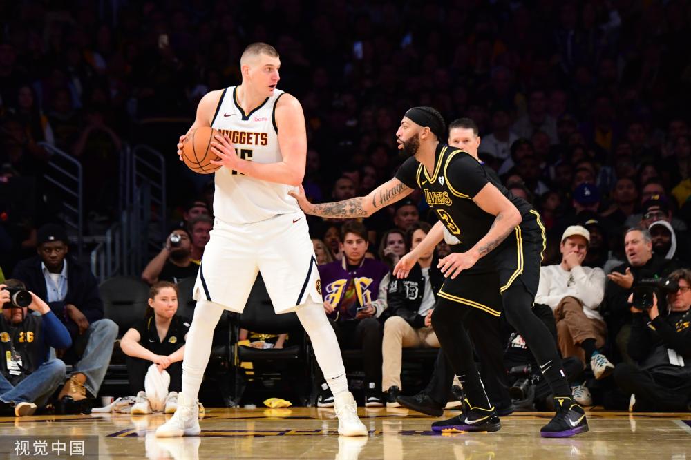 他的许多对 他的许多对